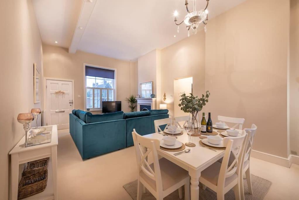 Choristers Mews: Luxury Cottage A Stones Throw From The Cathedral! Lincoln Buitenkant foto