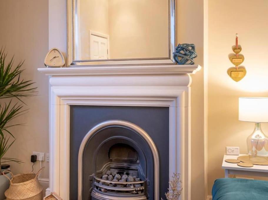 Choristers Mews: Luxury Cottage A Stones Throw From The Cathedral! Lincoln Buitenkant foto