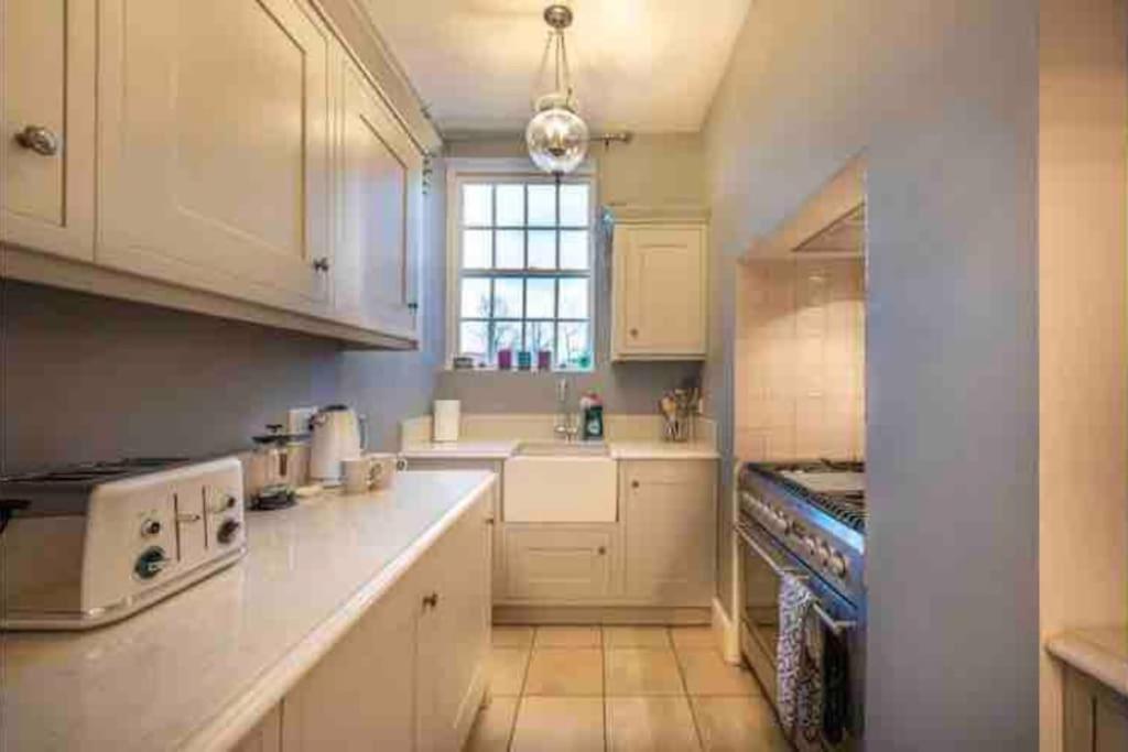 Choristers Mews: Luxury Cottage A Stones Throw From The Cathedral! Lincoln Buitenkant foto